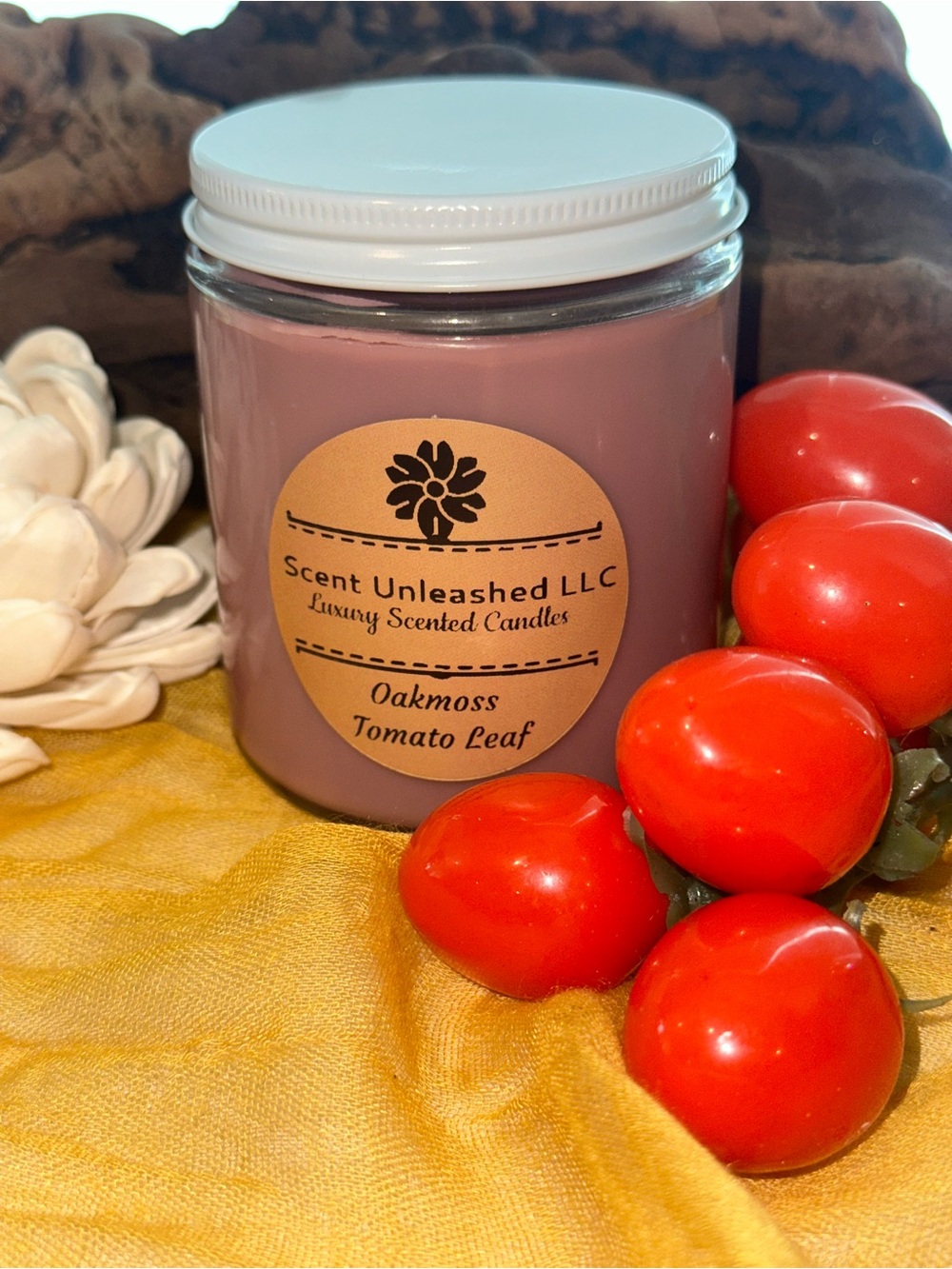 Oakmoss Tomato Leaf Scented Candle -SCENT UNLEASHED LLC